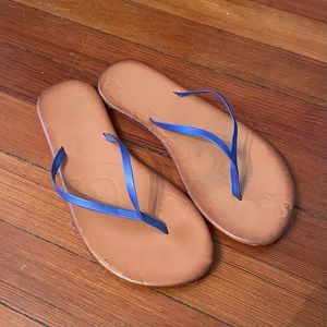 vineyard vines flip flops